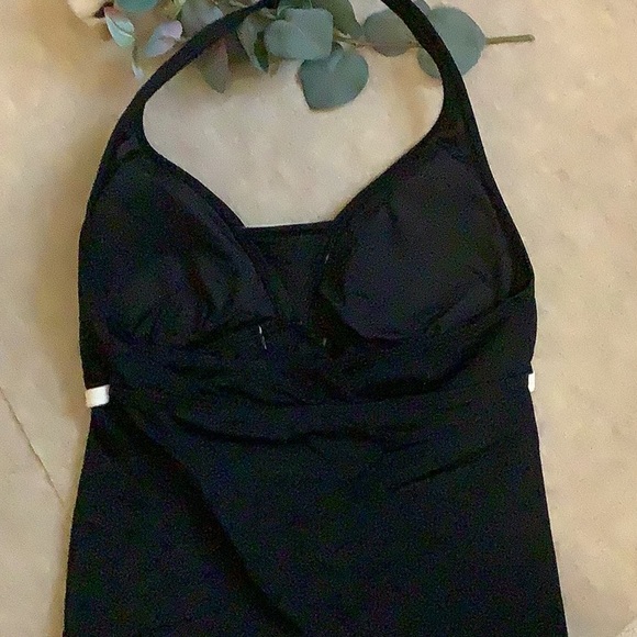 Tropical Escape HalterTankini - Picture 3 of 5